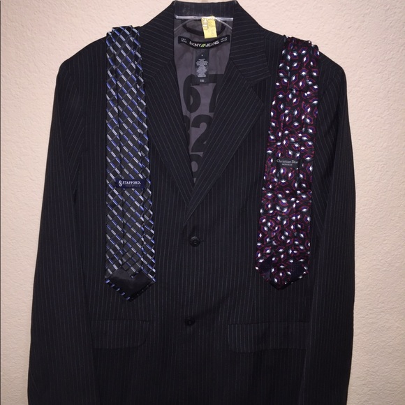 Men’s DKNY black and white pinstripe blazer - Picture 4 of 4